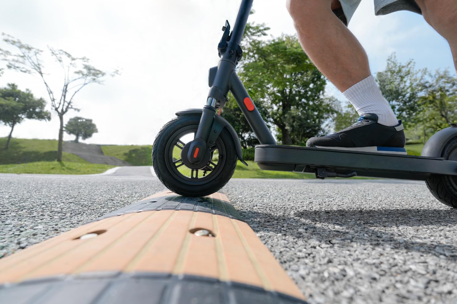 Xiaomi Electric Scooter Elite 45km Travel Range, 25km/h Max Speed, IPX5