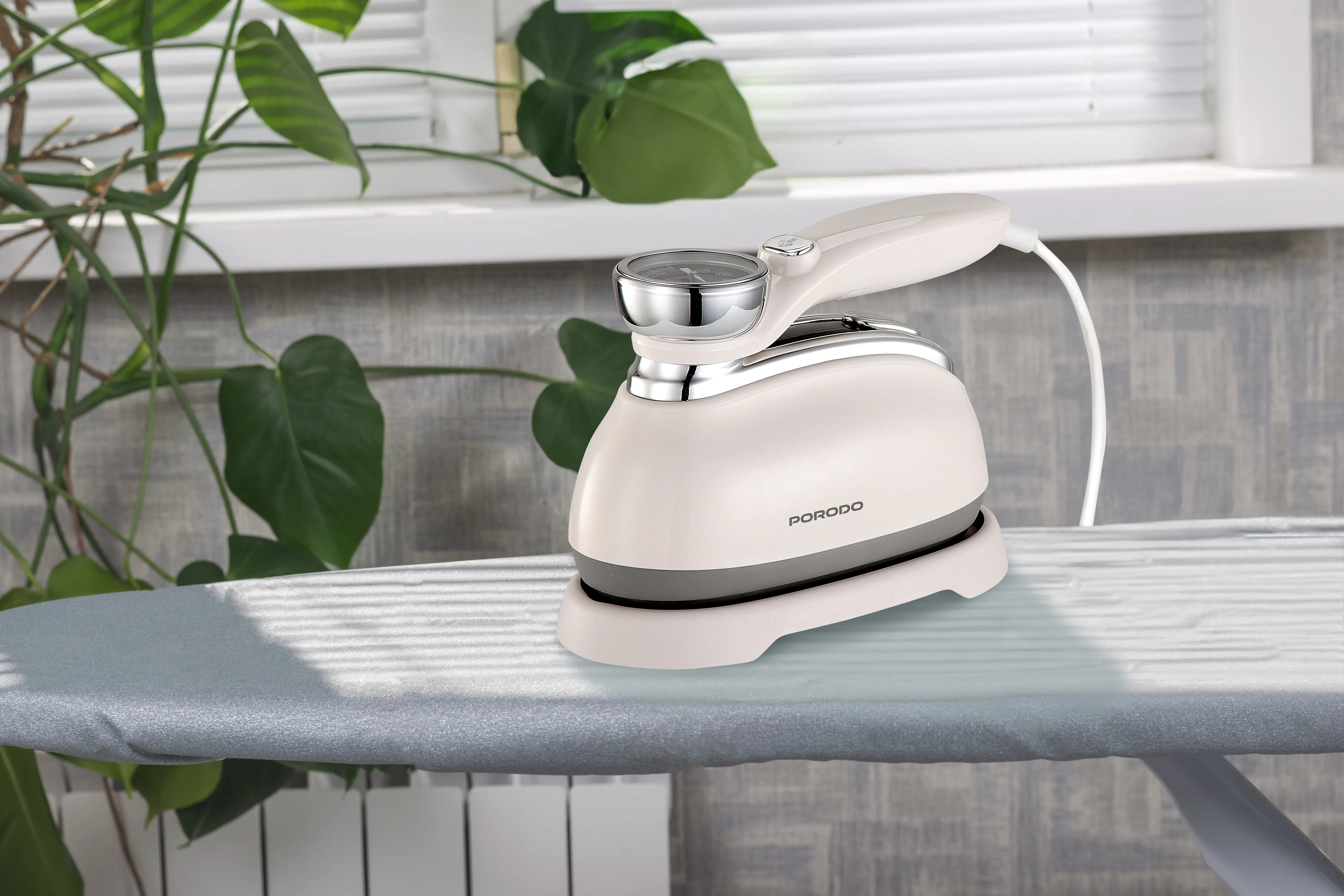 Porodo Lifestyle 1200W Vertical & Horizontal Steam Iron with 180° Rotatable Transparent 160ML Water Tank