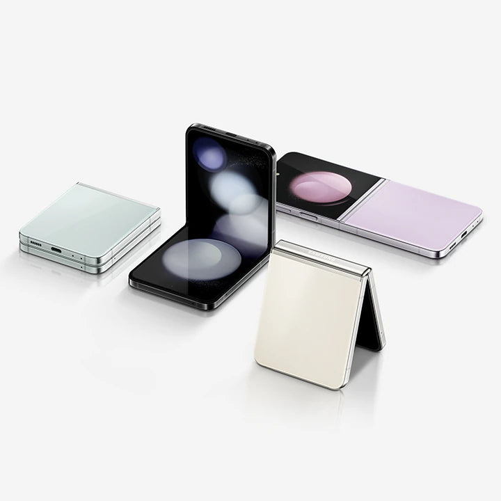 Samsung Galaxy Z Flip5 6.7" Foldable Dynamic AMOLED 2X, 120Hz, Snapdragon 8 Gen 2 (4 nm), 12 MP, f/1.8