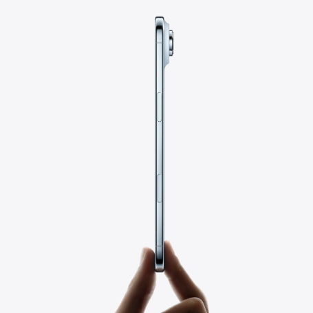 Apple iPhone 17 Air, "6.3″", Super Retina XDR OLED, Apple A19 (3 nm), 48 MP Dual Fusion (Main + Ultra Wide), iOS 26, Face ID & Center Stage (18 MP), Ceramic Shield 2 glass, N1 Networking Chip