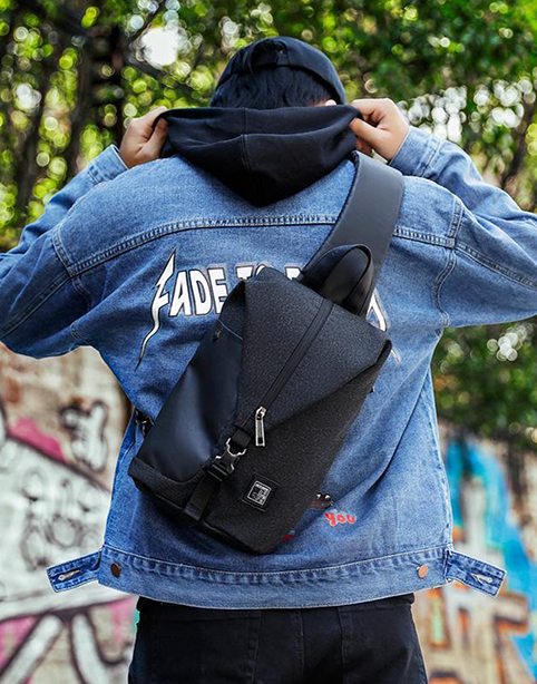 ARCTIC HUNTER Crossbody Waterproof Men Chest Bag Black