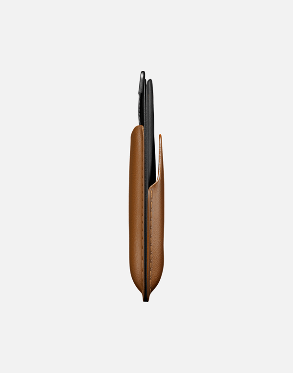 Hitch natural genuine leather pull-up cardholder wallet with multiple card slots and sleek design.